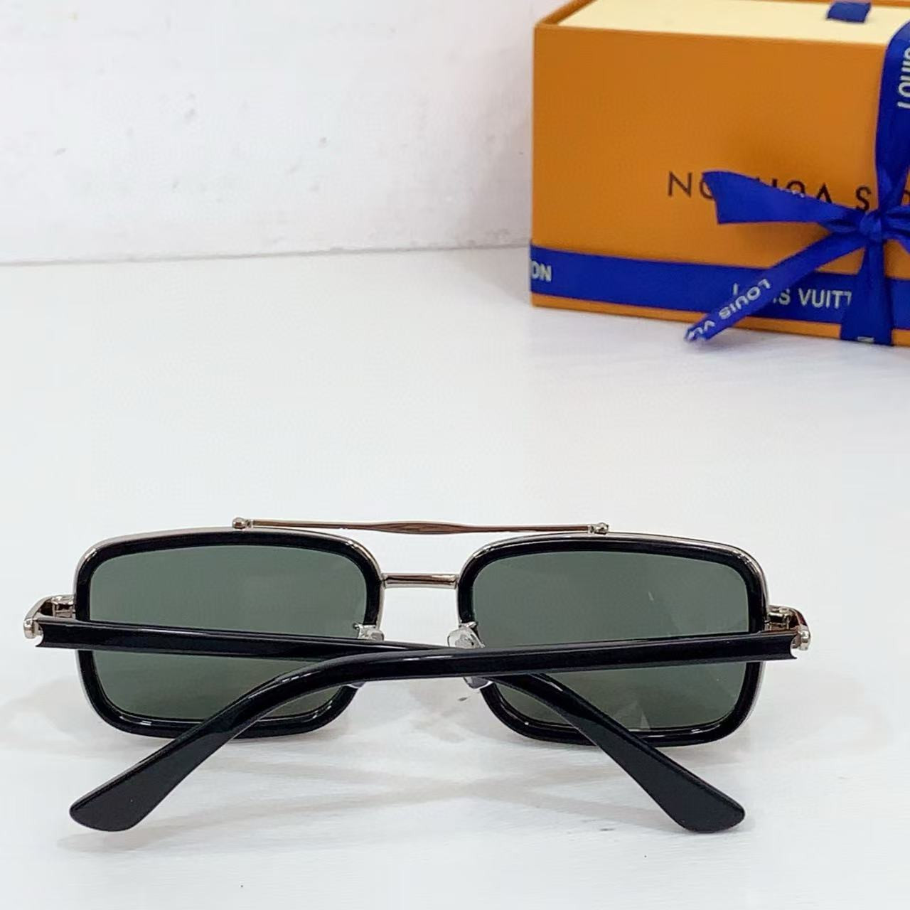 LV Signature Duo Square Sunglasses Z2212U - Image 4