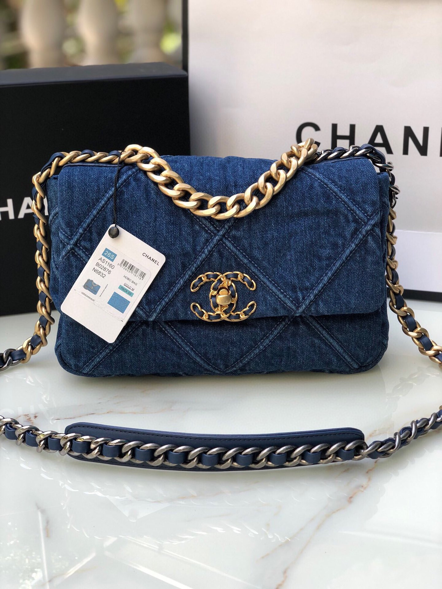 CHANEL 19 HANDBAG Ruthenium-Finish Metal Navy 6.2 ¡Á 10.1 ¡Á 3.5 in - Image 2