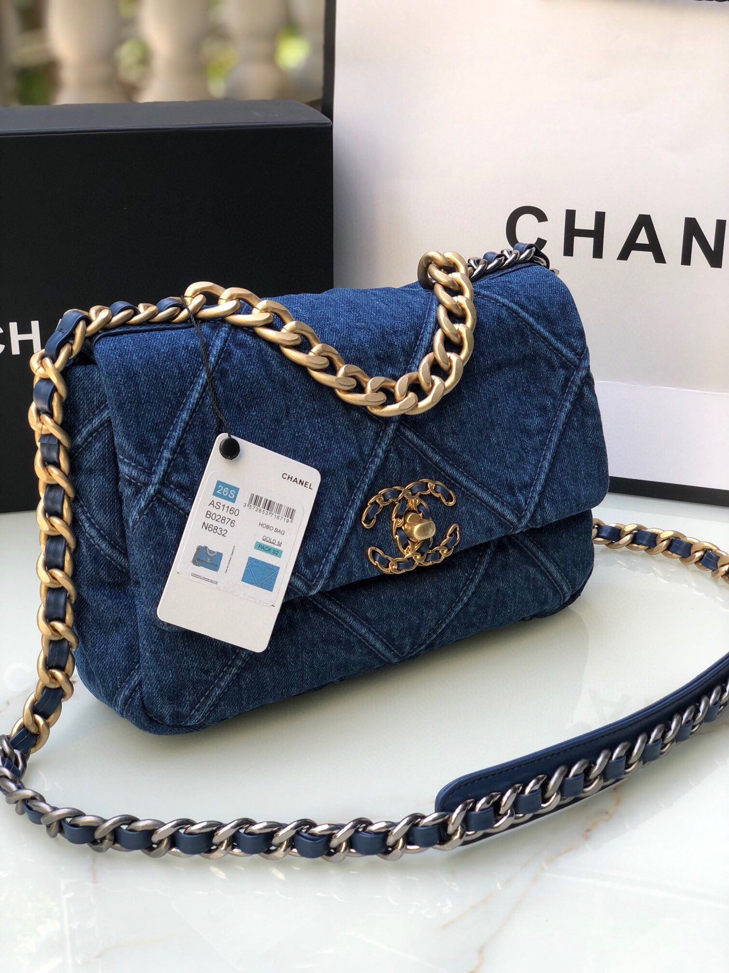 CHANEL 19 HANDBAG Ruthenium-Finish Metal Navy 6.2 ¡Á 10.1 ¡Á 3.5 in - Image 3
