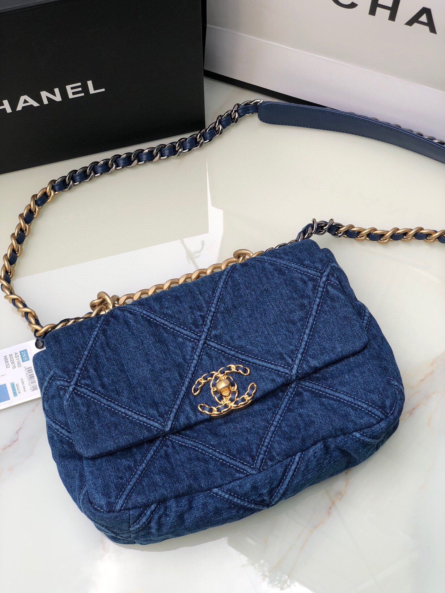 CHANEL 19 HANDBAG Ruthenium-Finish Metal Navy 6.2 ¡Á 10.1 ¡Á 3.5 in - Image 5