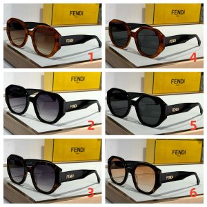Alternative view of Fendi Glasses FE40118 52-23-142