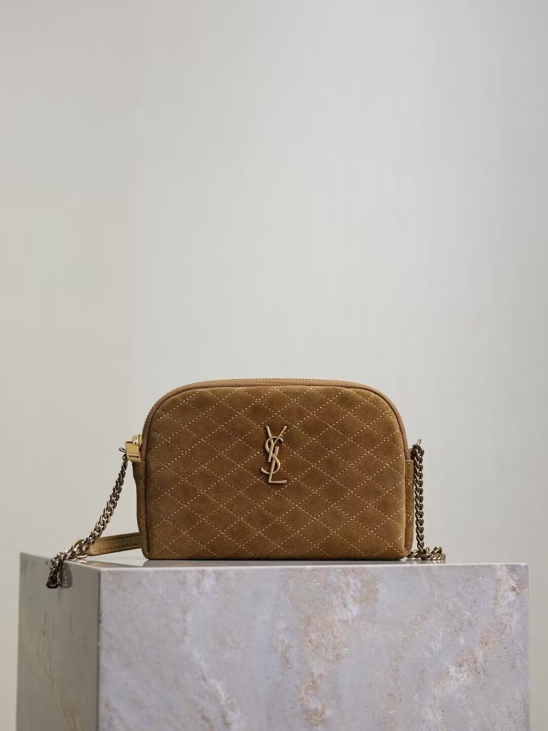 YSL Gaby ZIPPED POUCH IN SUEDE 18x13x3.5cm - Image 2