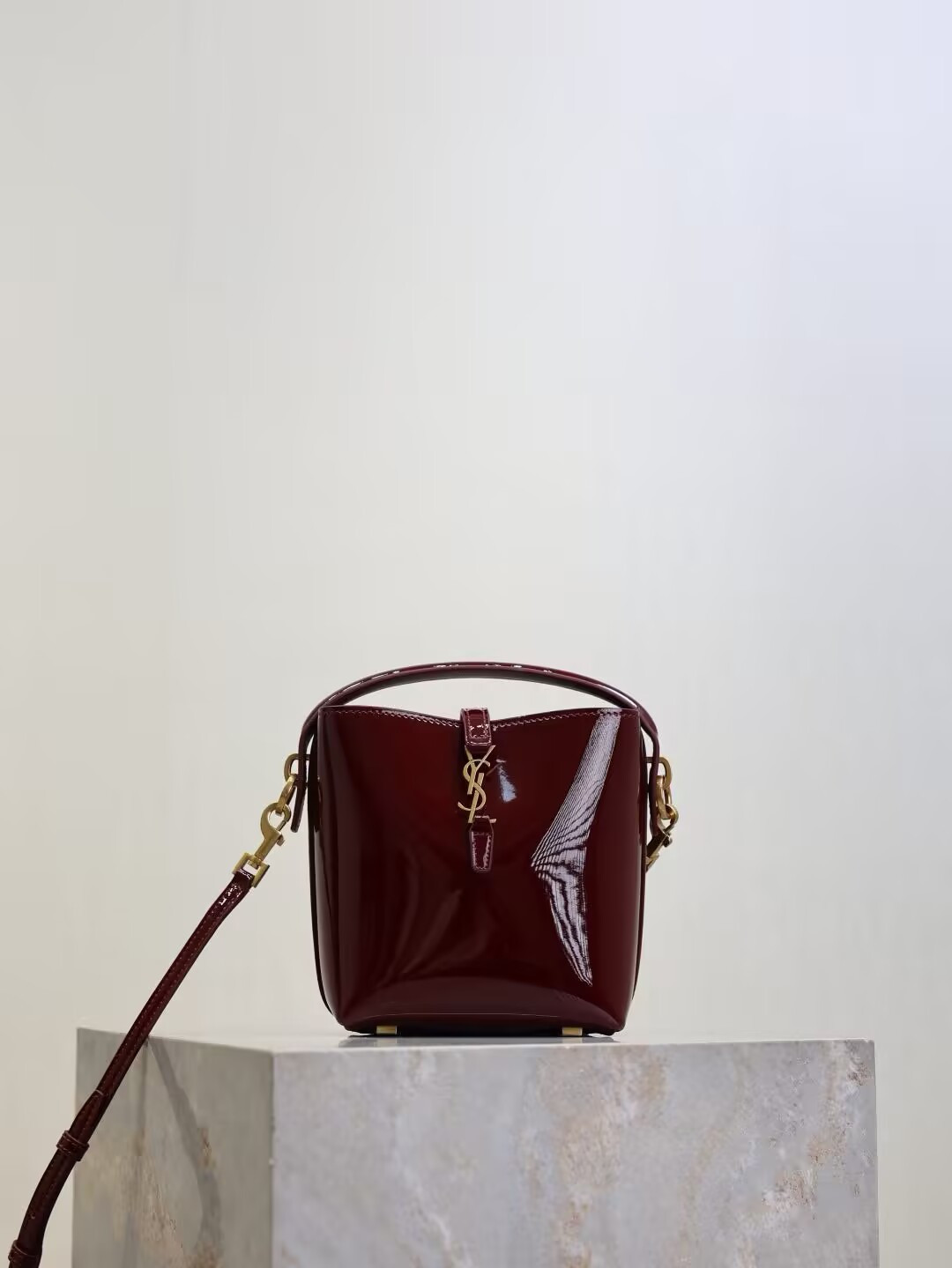 YSL LE 37 Mini in Patent Leather 15x13x6cm - Image 2