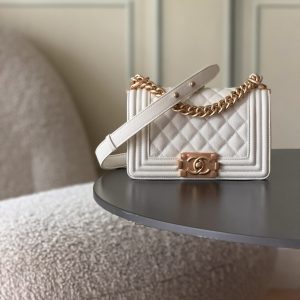 Alternative view of Chanel Boy Handbag 12x20x7cm