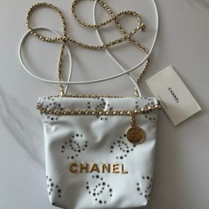 CHANEL 22 MINI HANDBAG Shiny Calfskin 20 ¡Á 19 ¡Á 6 cm