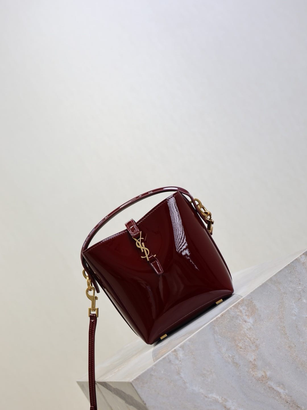 YSL LE 37 Mini in Patent Leather 15x13x6cm - Image 4