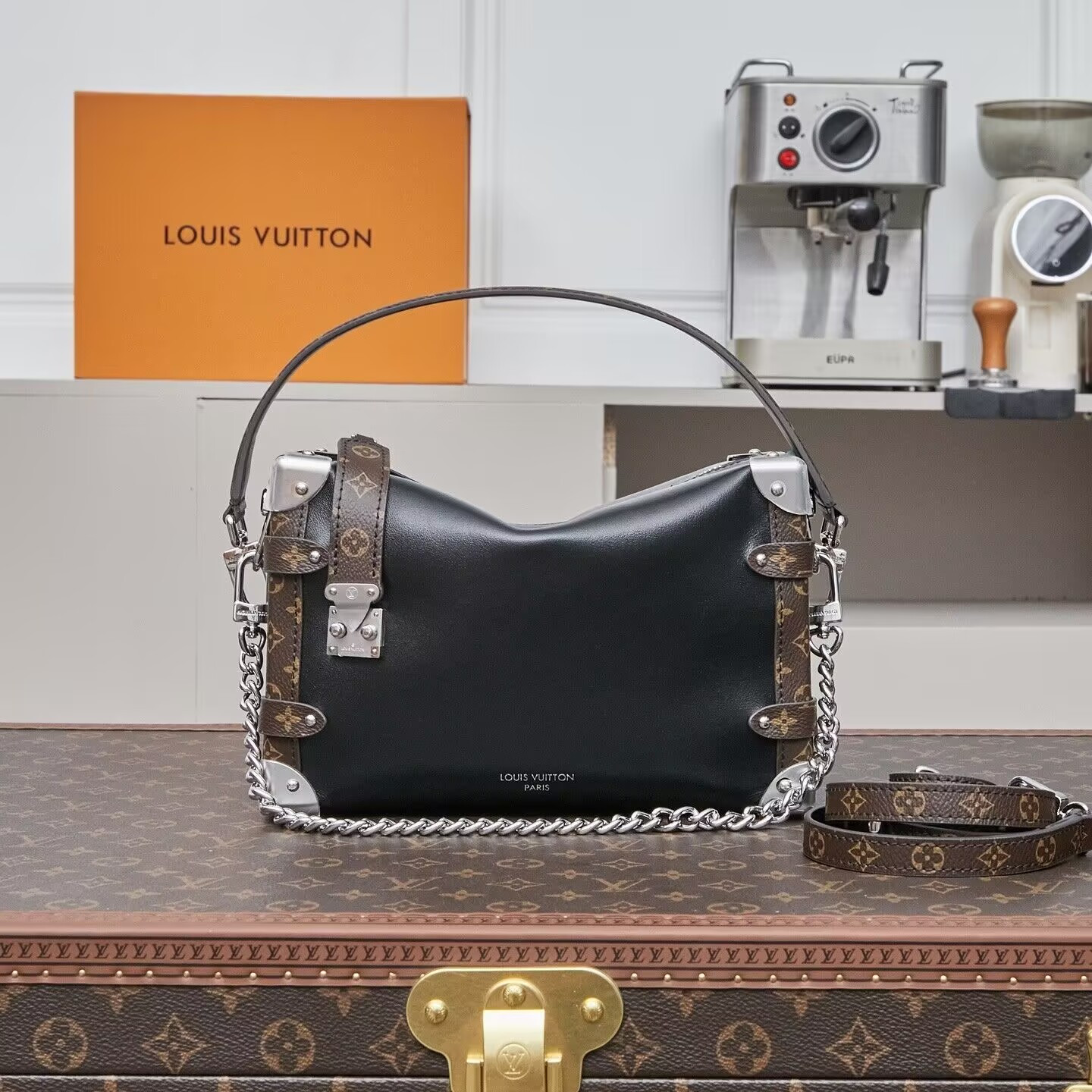 Alternative view of LV SIDE TRUNK VIBE Medium Handbag M15195 16x8.5x23.5cm