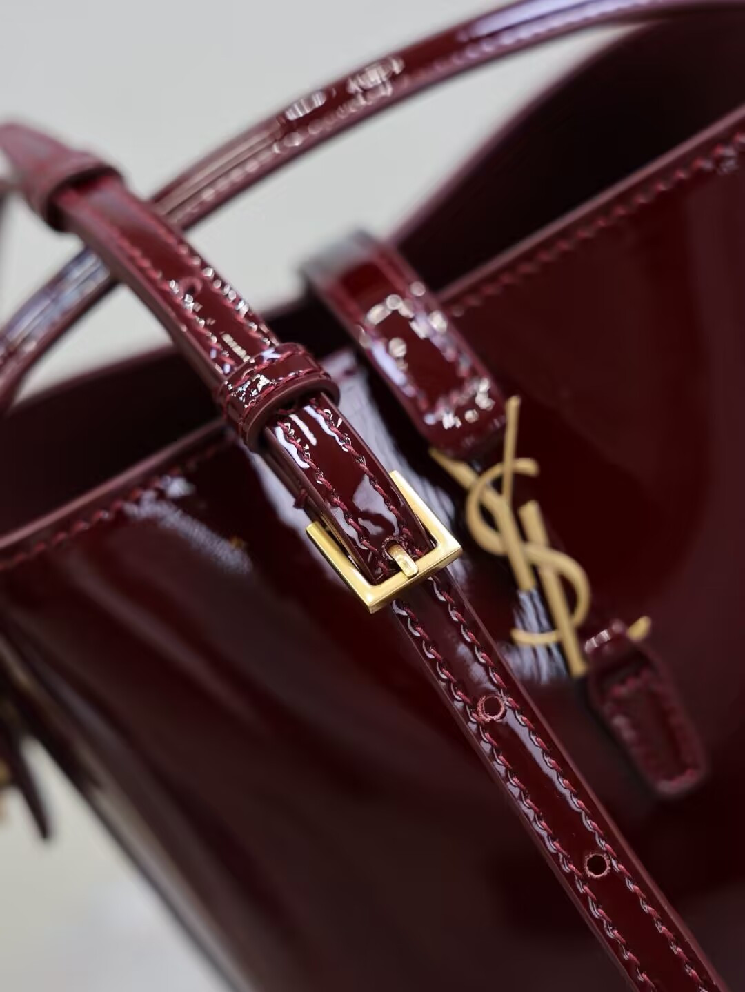 YSL LE 37 Mini in Patent Leather 15x13x6cm - Image 8