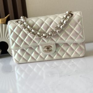 Alternative view of Chanel Classic Flap a01112 15.5×25.5×6.5cm