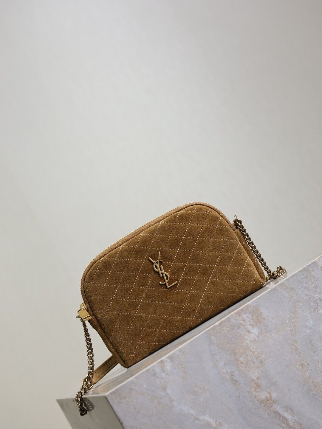 YSL Gaby ZIPPED POUCH IN SUEDE 18x13x3.5cm - Image 4