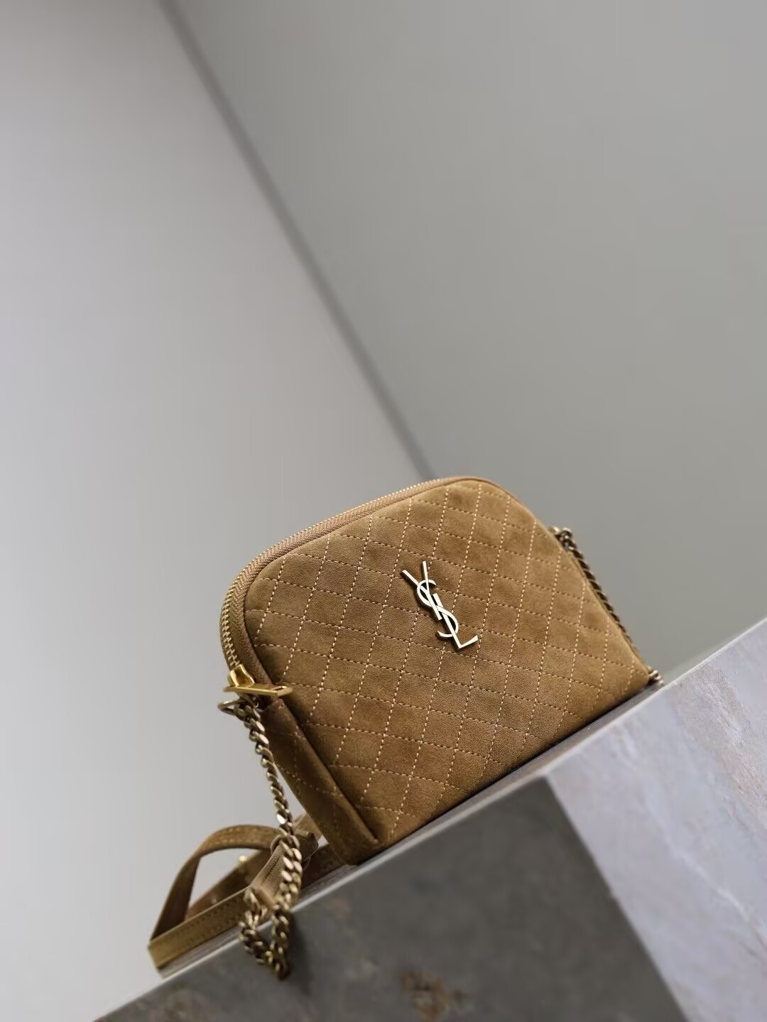 YSL Gaby ZIPPED POUCH IN SUEDE 18x13x3.5cm - Image 5