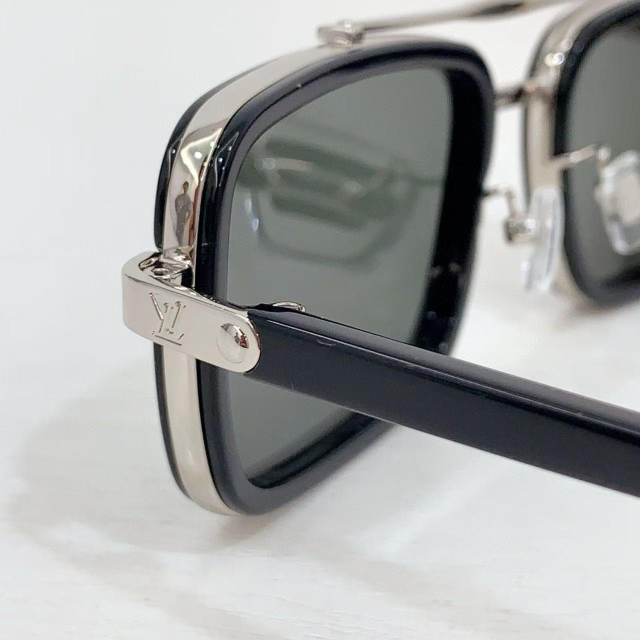 LV Signature Duo Square Sunglasses Z2212U - Image 7