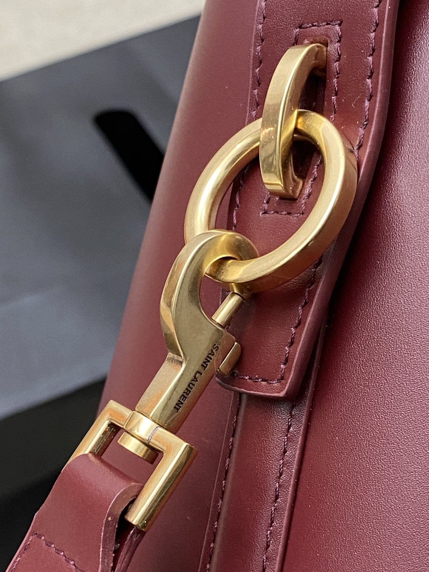 YSL LE 37 In Shiny Leather 26x20x12cm - Image 8