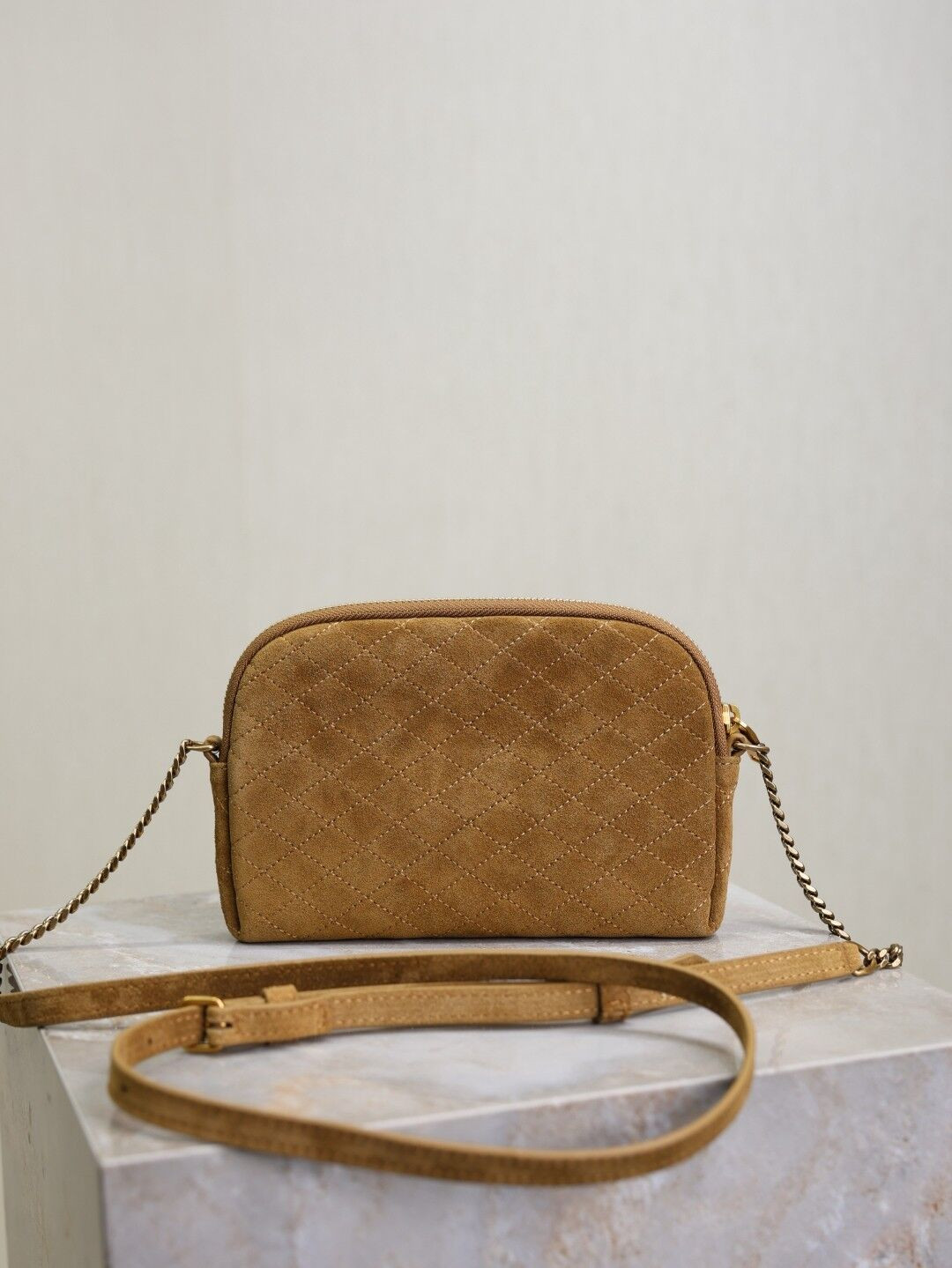 YSL Gaby ZIPPED POUCH IN SUEDE 18x13x3.5cm - Image 3