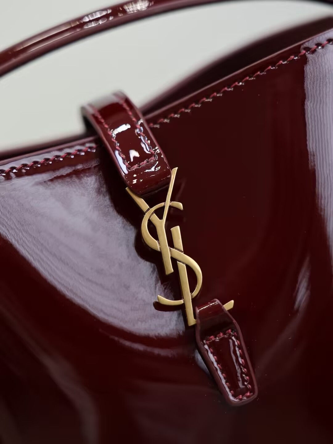 YSL LE 37 Mini in Patent Leather 15x13x6cm - Image 10
