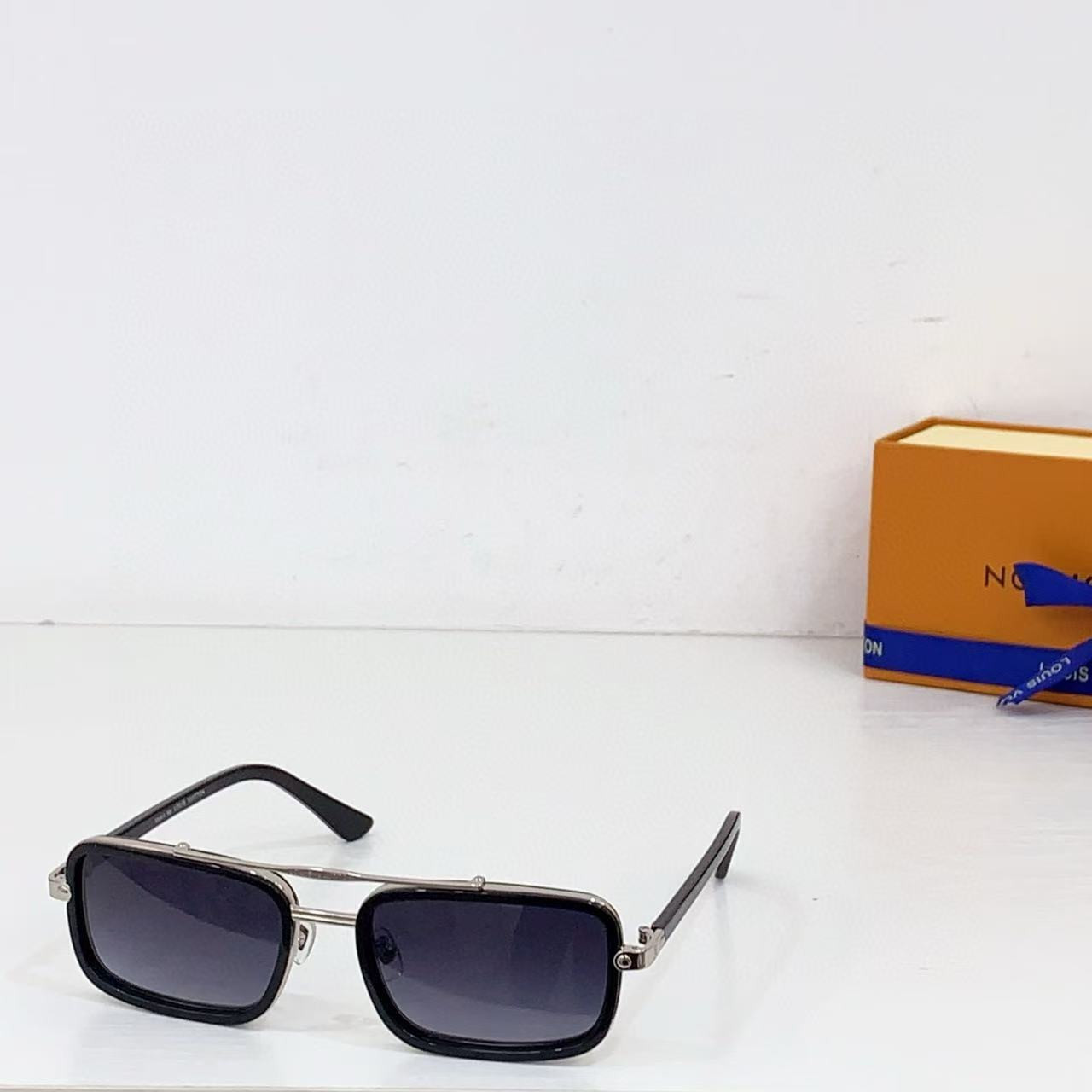 LV Signature Duo Square Sunglasses Z2212U - Image 3