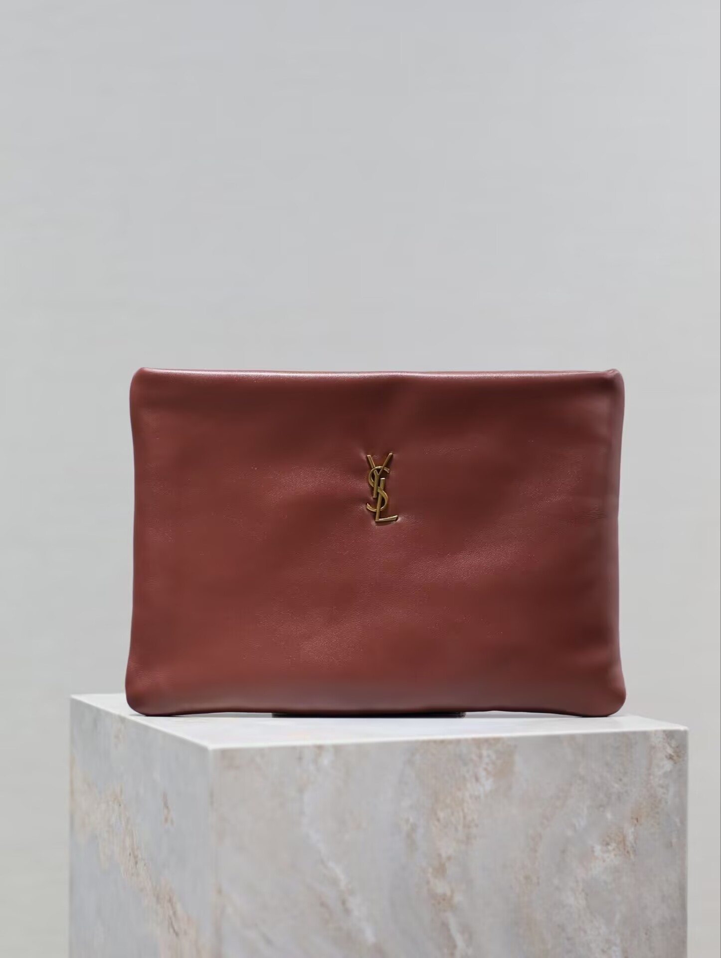 YSL CALYPSO large pouch in lambskin 30x22x3cm - Image 2