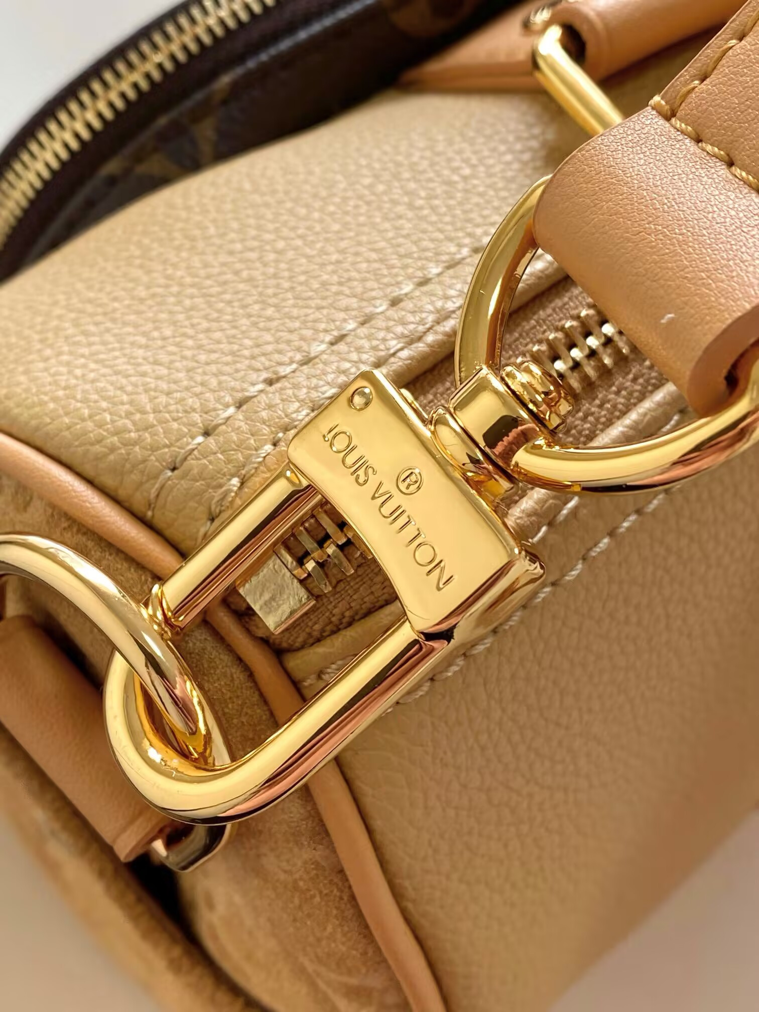 LV Keepall Bandouli¨¨re 25 M12627 25x15x11cm - Image 8