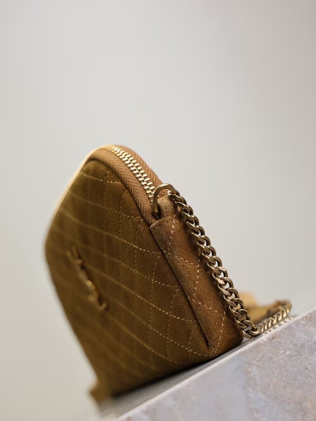YSL Gaby ZIPPED POUCH IN SUEDE 18x13x3.5cm - Image 6