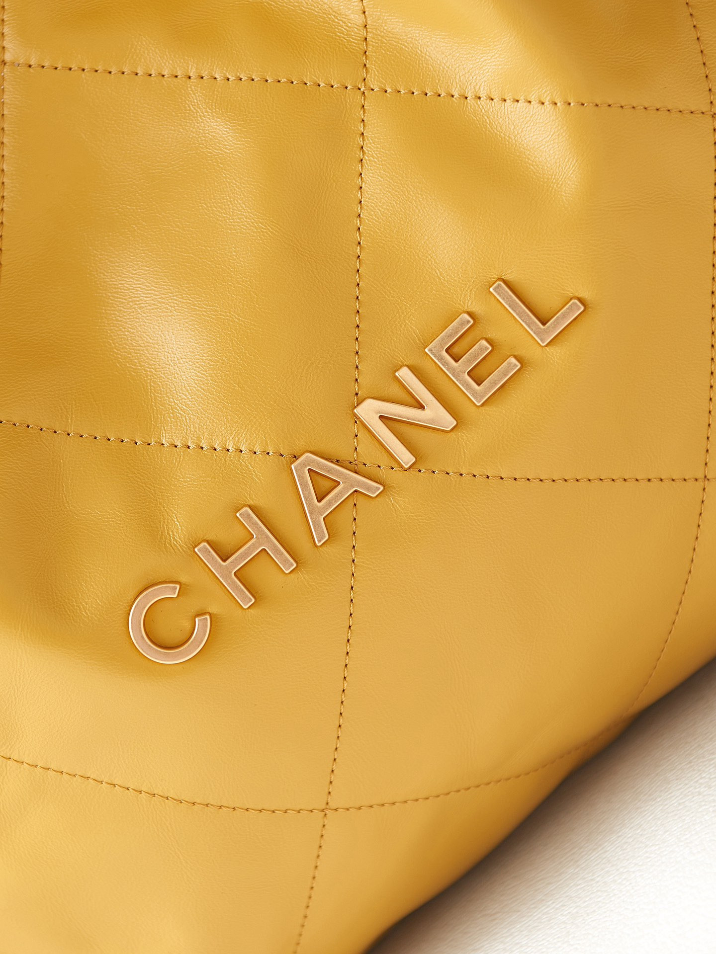 CHANEL 22 SMALL HANDBAG Shiny Calfskin YELLOW 15.21¡Á16.38¡Á3.12 in - Image 10