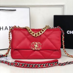 CHANEL 19 HANDBAG Shiny Leather, Gold-Tone, Silver-Tone & Ruthenium-Finish Metal Red 6.2 ¡Á 10.1 ¡Á 3.5 in
