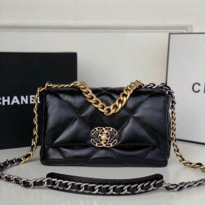CHANEL 19 HANDBAG Shiny Leather, Gold-Tone, Silver-Tone & Ruthenium-Finish Metal Black 6.2 ¡Á 10.1 ¡Á 3.5 in