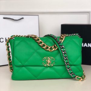 CHANEL 19 LARGE HANDBAG Shiny Leather, Gold-Tone, Silver-Tone & Ruthenium-Finish Metal Green 7.8 ¡Á 11.7 ¡Á 3.9 in