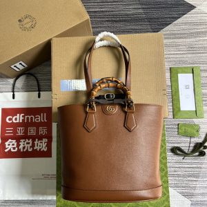 Alternative view of GUCCI DIANA MEDIUM TOTE BAG Cuir 31W x 27H x 15D CM