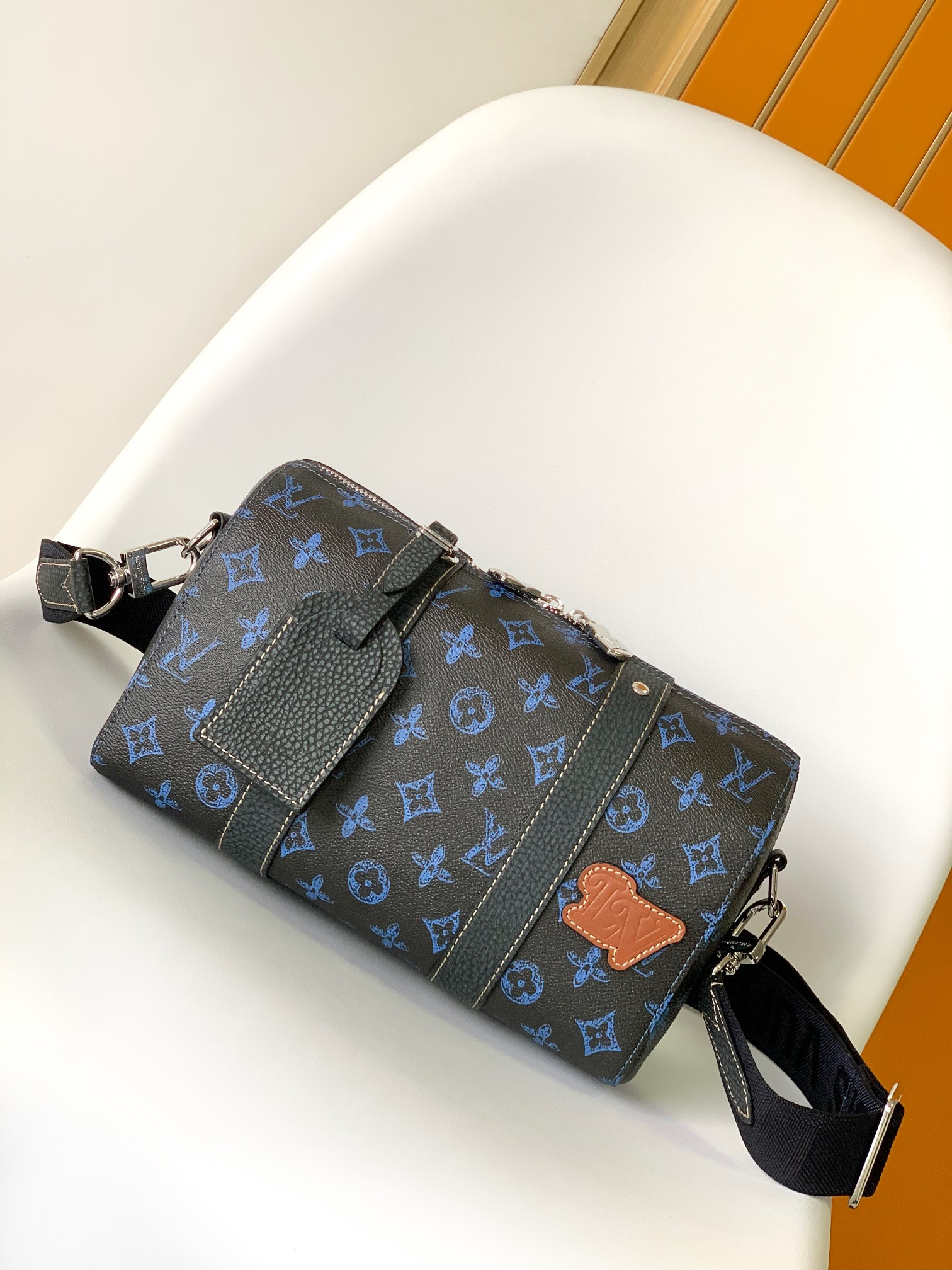 Louis Vuitton Keepall Bandouli¨¨re 25 M46339 9.8 x 5.9 x 4.3 inches - Image 2