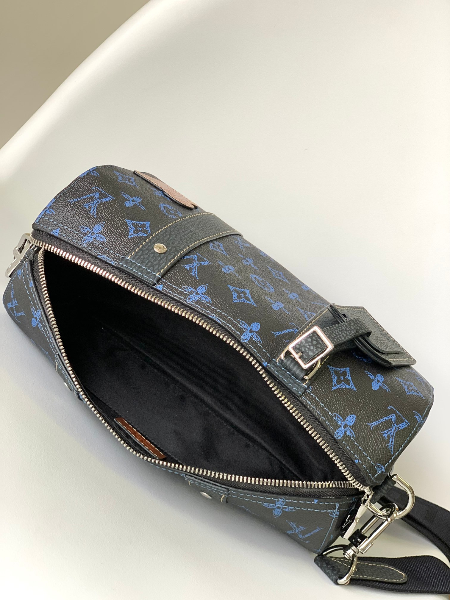 Louis Vuitton Keepall Bandouli¨¨re 25 M46339 9.8 x 5.9 x 4.3 inches - Image 9