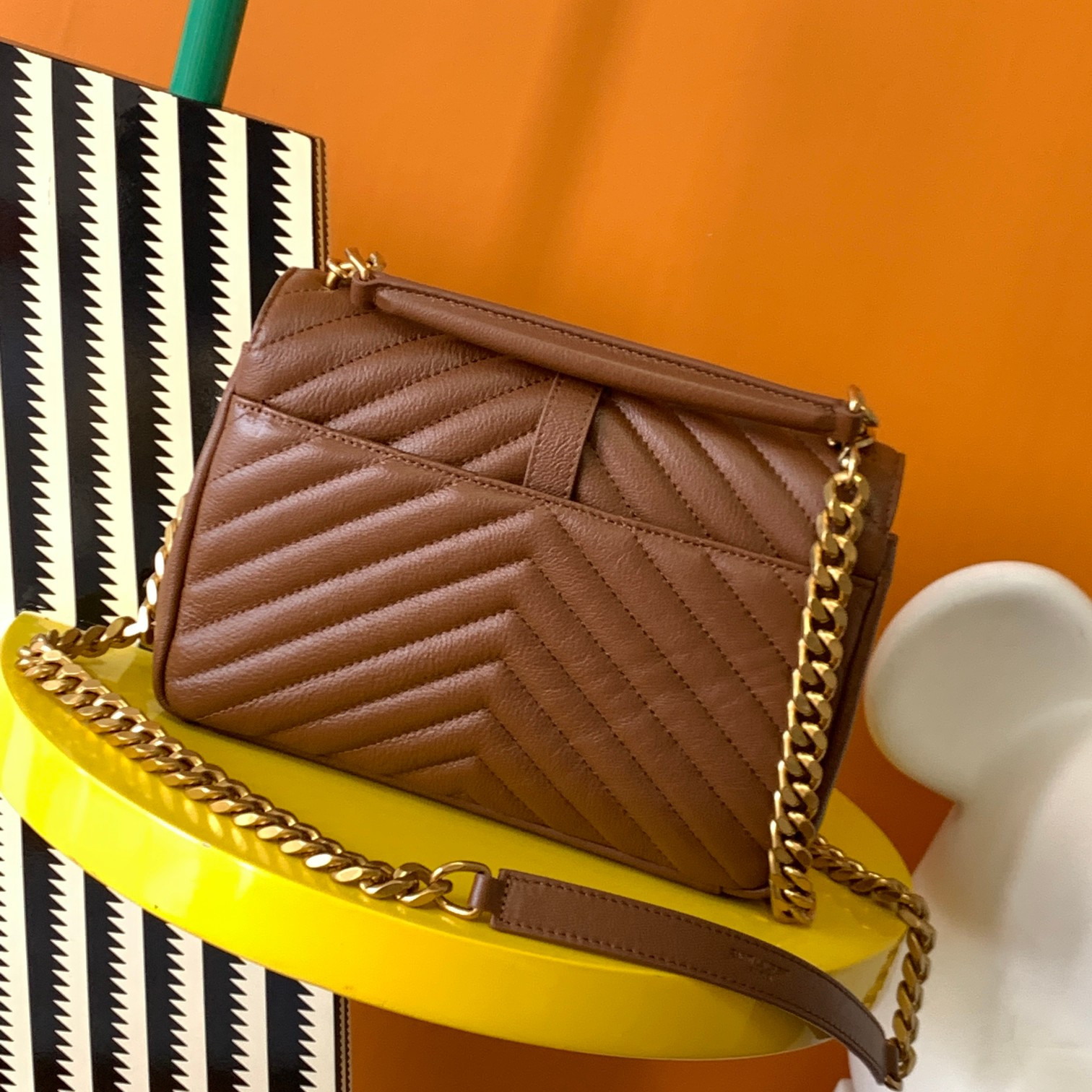 YSL COLLEGE MEDIUM IN QUILTED LEATHER COFFEE 9.4 X 6.6 X 2.5 INCHES - Image 4