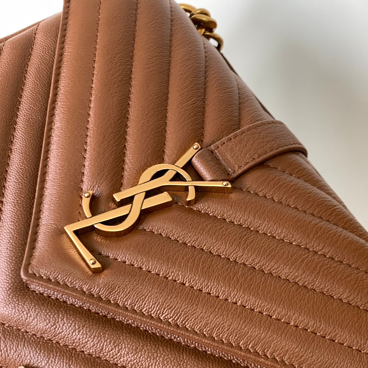YSL COLLEGE MEDIUM IN QUILTED LEATHER COFFEE 9.4 X 6.6 X 2.5 INCHES - Image 8
