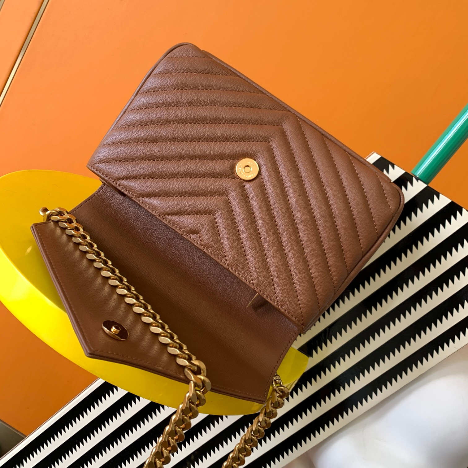 YSL COLLEGE MEDIUM IN QUILTED LEATHER COFFEE 9.4 X 6.6 X 2.5 INCHES - Image 9