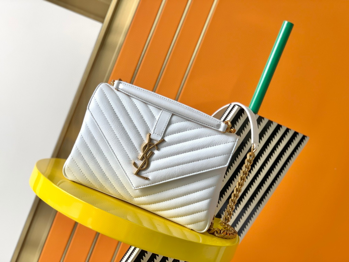 YSL COLLEGE MEDIUM IN QUILTED LEATHER white 9.4 X 6.6 X 2.5 INCHES - Image 2