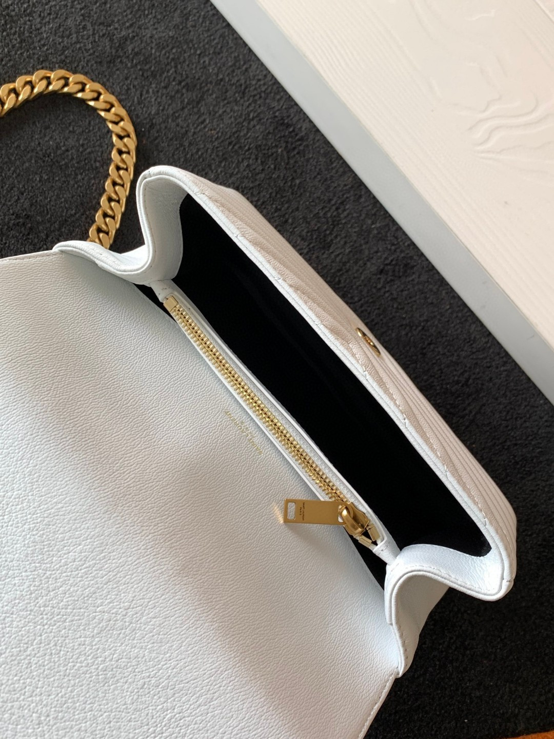 YSL COLLEGE MEDIUM IN QUILTED LEATHER white 9.4 X 6.6 X 2.5 INCHES - Image 9