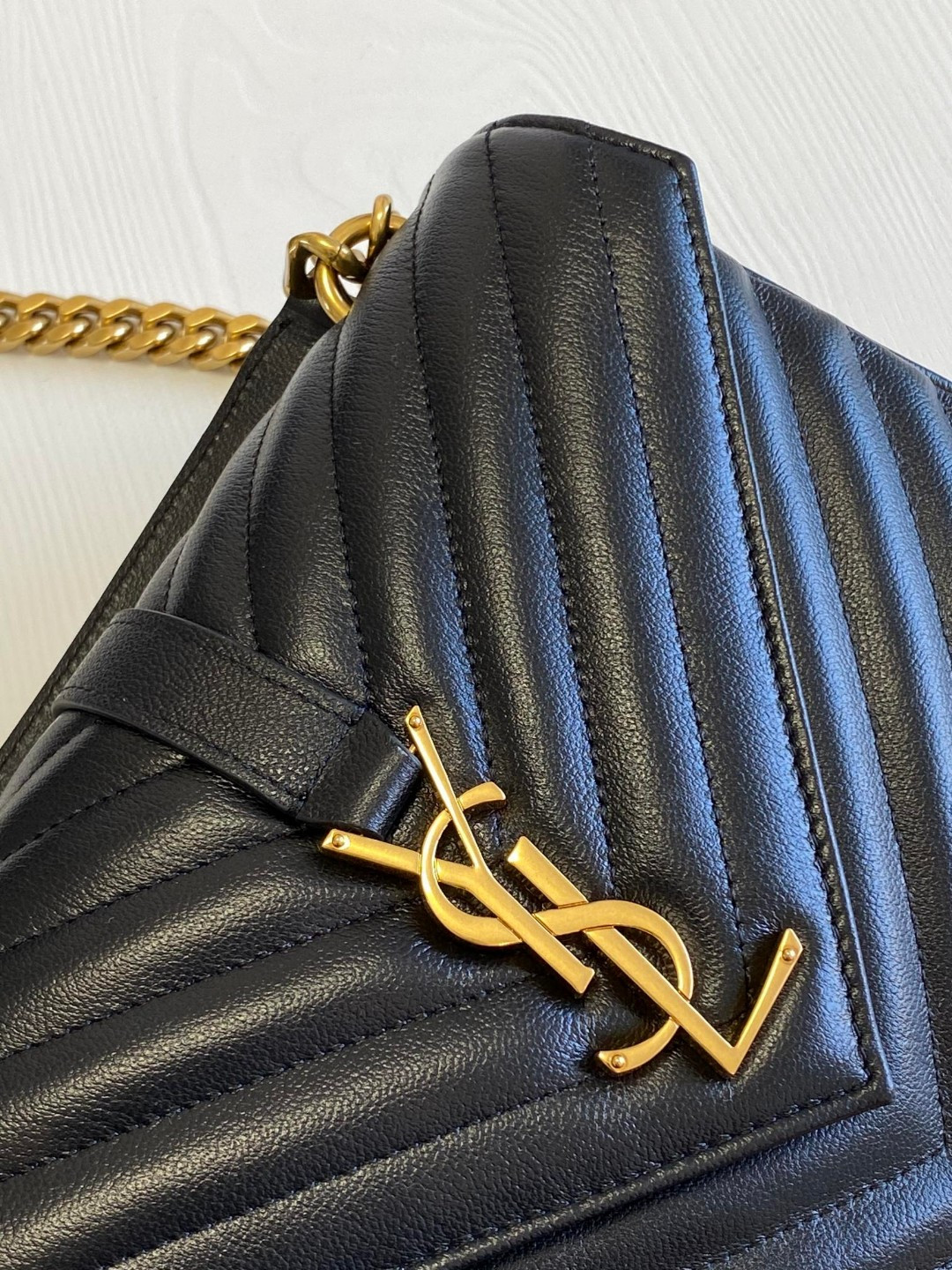 YSL COLLEGE MEDIUM IN QUILTED LEATHER BLACK 9.4 X 6.6 X 2.5 INCHES - Image 8