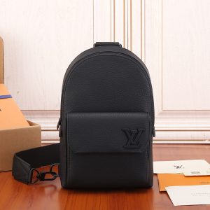 LV M23736 Pilot Slingbag 20 x 30 x 4 cm