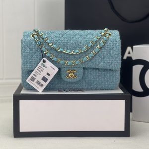 CHANEL CLASSIC 11.12 HANDBAG Tweed & Gold-Tone Metal 6 ¡Á 9.9 ¡Á 2.5 in
