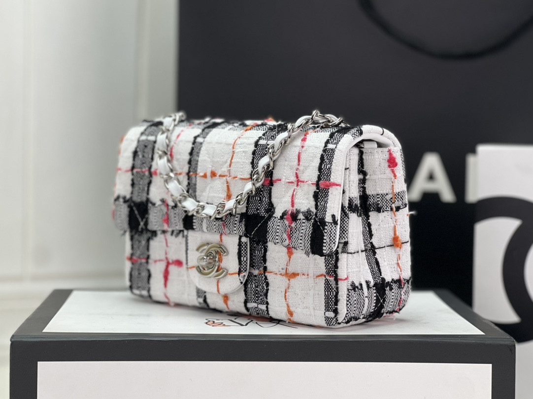 CHANEL MINI CLASSIC 11.12 HANDBAG Tweed & Silver-Tone Metal 4.7 ¡Á 7.8 ¡Á 2.3 in - Image 3