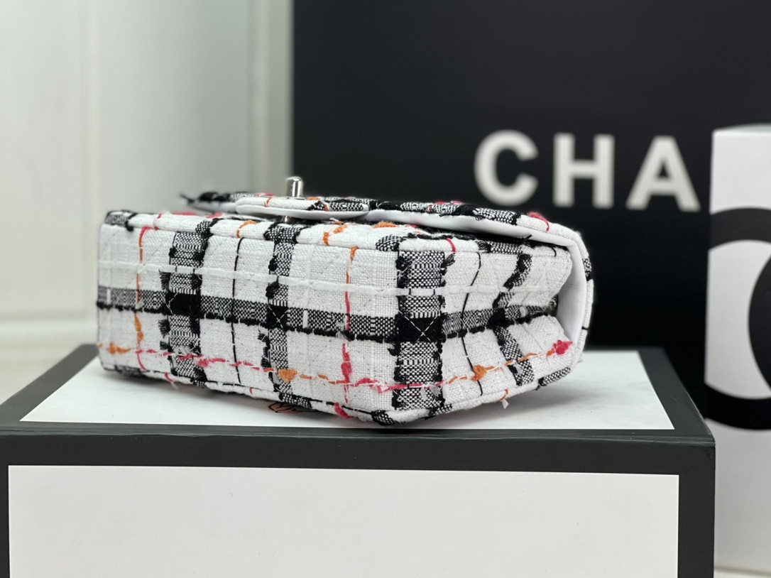 CHANEL MINI CLASSIC 11.12 HANDBAG Tweed & Silver-Tone Metal 4.7 ¡Á 7.8 ¡Á 2.3 in - Image 6