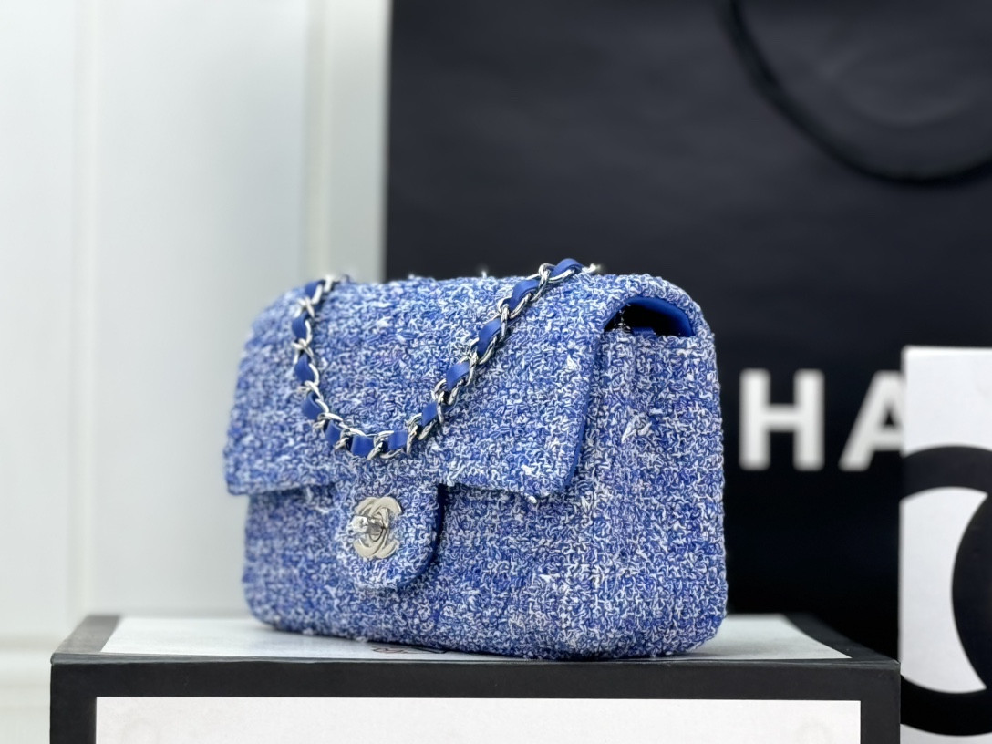 CHANEL MINI CLASSIC 11.12 HANDBAG Tweed & Silver-Tone Metal 4.7 ¡Á 7.8 ¡Á 2.3 in - Image 3