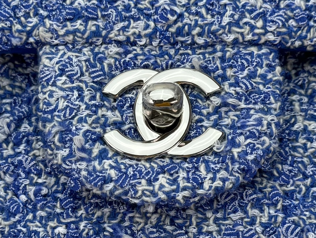 CHANEL MINI CLASSIC 11.12 HANDBAG Tweed & Silver-Tone Metal 4.7 ¡Á 7.8 ¡Á 2.3 in - Image 6
