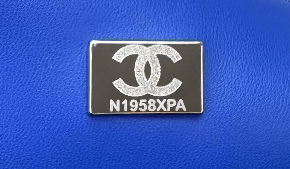 CHANEL MINI CLASSIC 11.12 HANDBAG Tweed & Silver-Tone Metal 4.7 ¡Á 7.8 ¡Á 2.3 in - Image 10