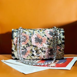 Chanel Classic Flap Bag The Métiers d'Art collection 15.5×25.5×6.5cm