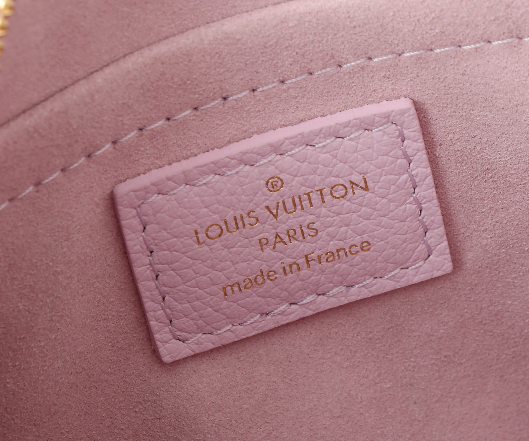 LV Speedy 18 M24598 18x12.5x11CM - Image 16