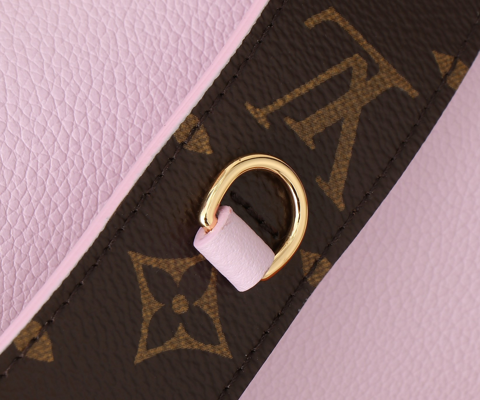 LV Speedy 18 M24598 18x12.5x11CM - Image 8