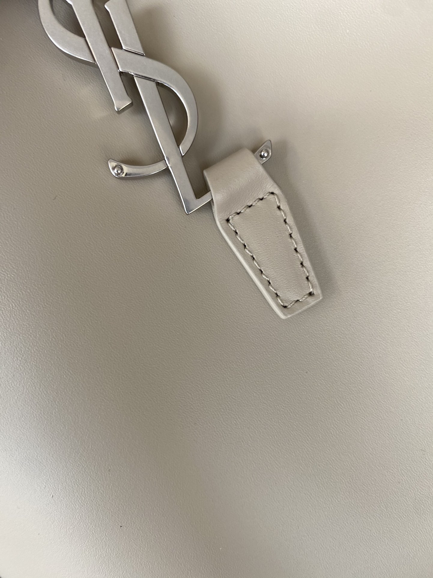 YSL LE 37 Small (Shiny Leather) 17 x 20 x 13 CM - Image 9