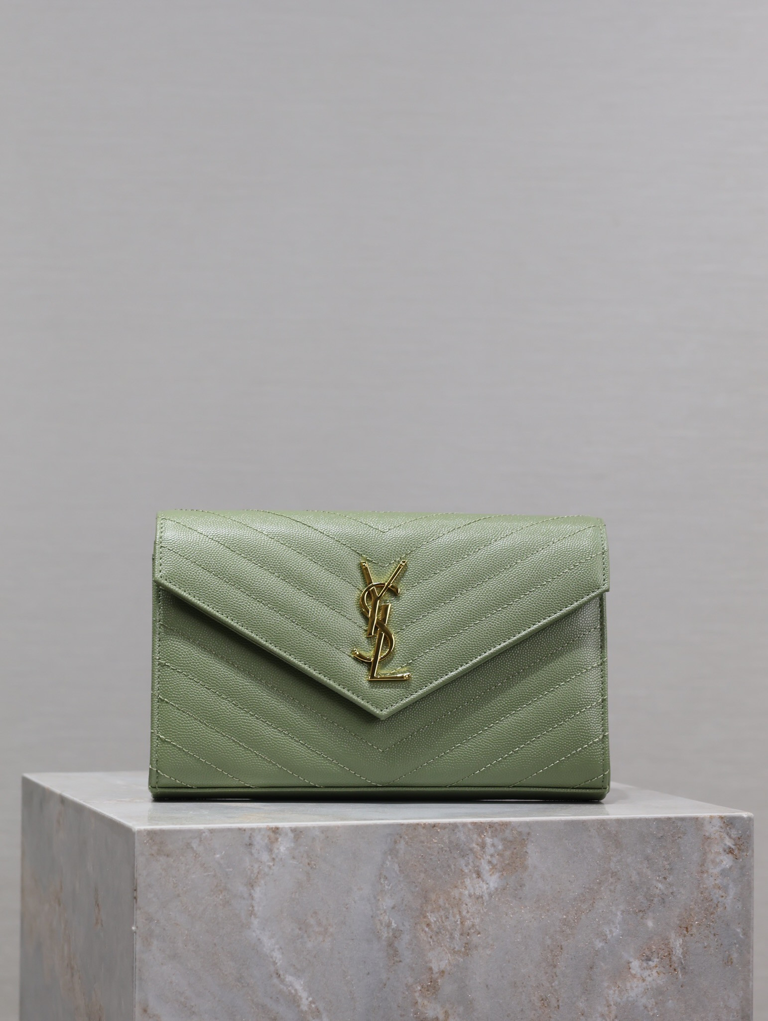 YSL Cassandra Monogram Classic Chain Wallet in Grained Poudre Leather 22.5 x 14 x 4cm - Image 2