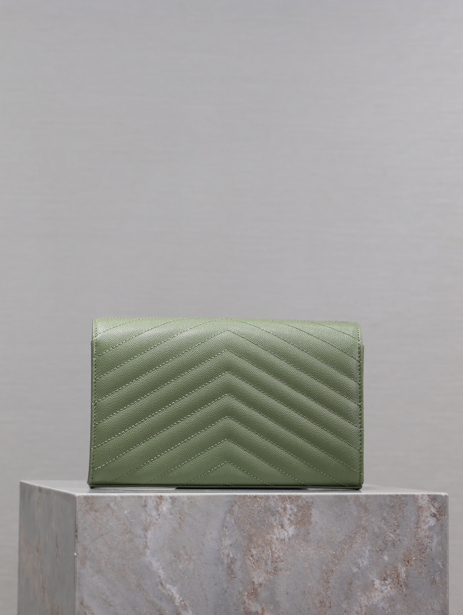 YSL Cassandra Monogram Classic Chain Wallet in Grained Poudre Leather 22.5 x 14 x 4cm - Image 6