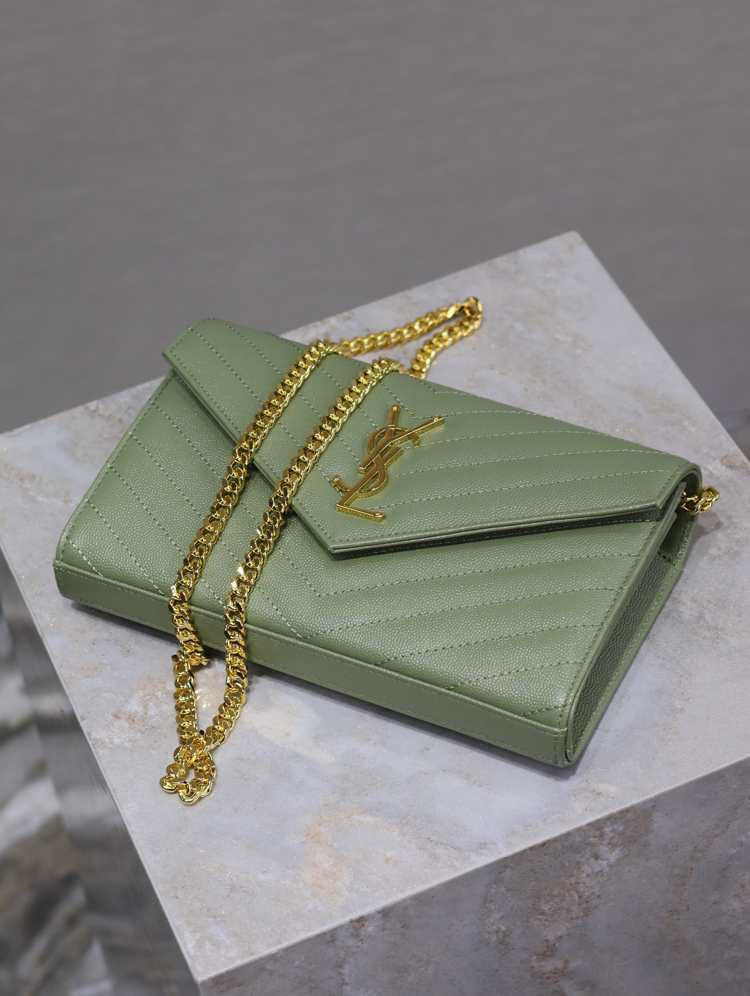 YSL Cassandra Monogram Classic Chain Wallet in Grained Poudre Leather 22.5 x 14 x 4cm - Image 7